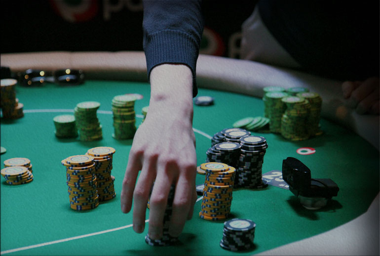 Play Online Poker with Friends